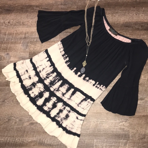 Tinley Road Dresses & Skirts - Tinley dark gray tie dye off shoulder dress▪️ sz L